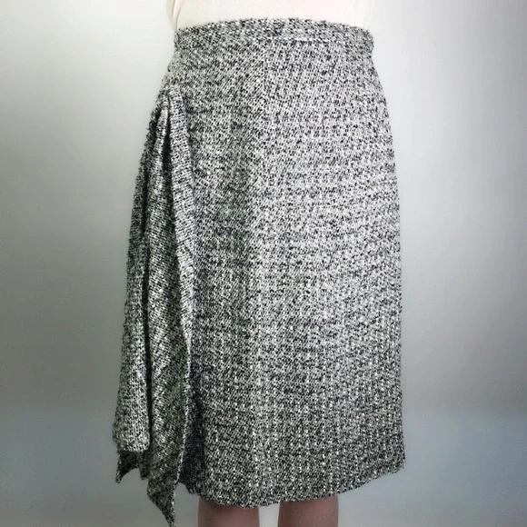 Oscar de la Renta Boucle’ Ruffled Gray Tweed Skirt - Picture 3 of 7